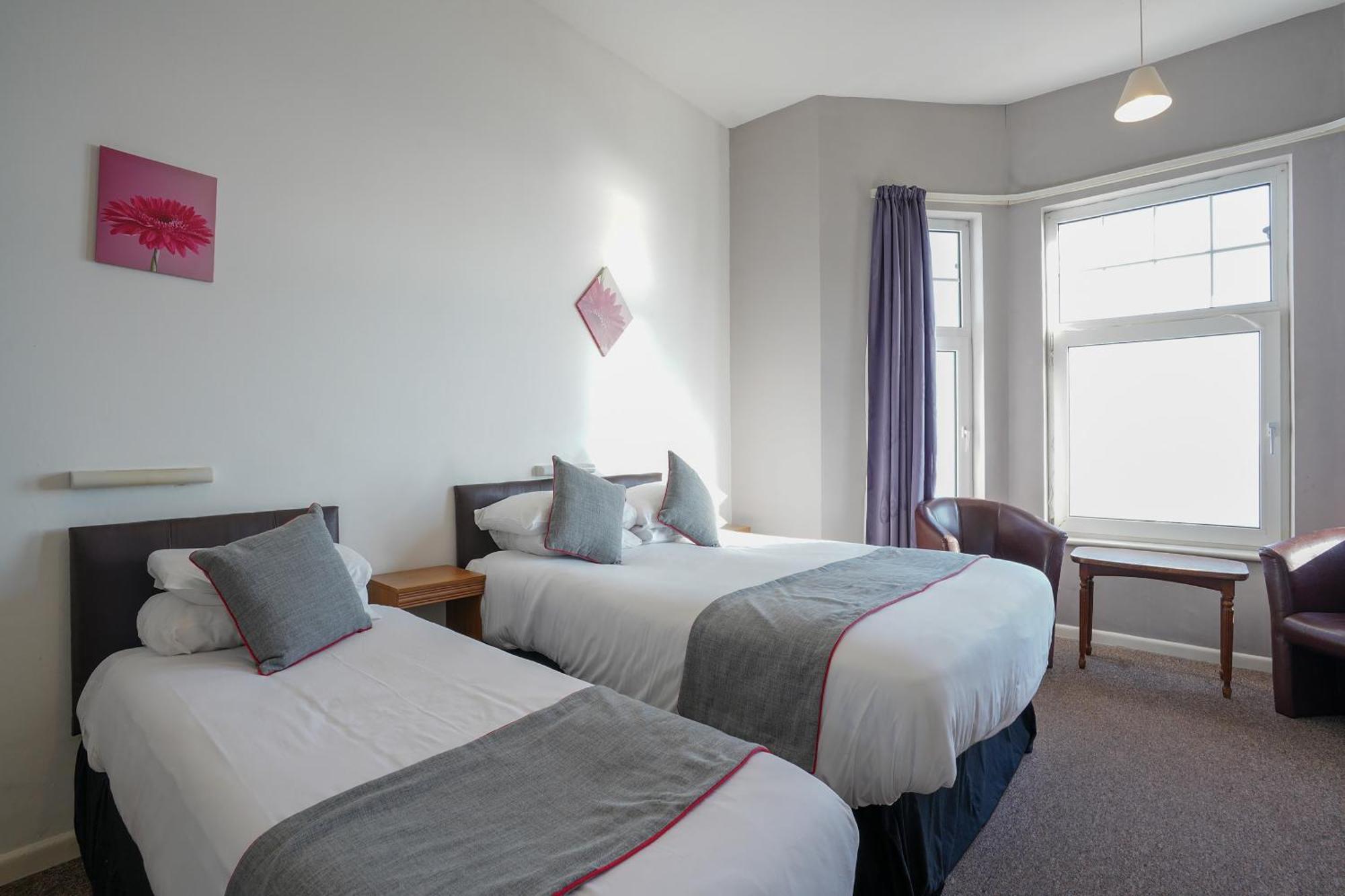 Oyo Shanklin Beach Hotel Экстерьер фото