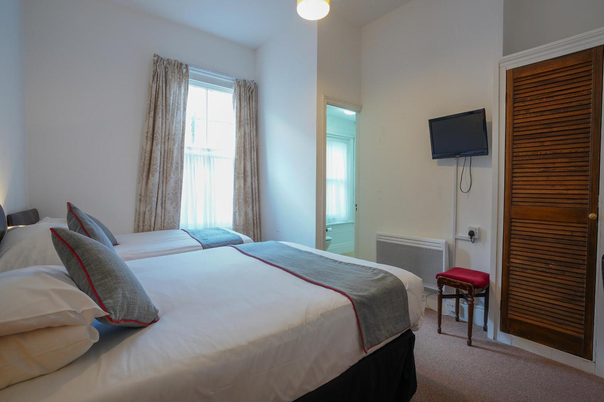 Oyo Shanklin Beach Hotel Экстерьер фото