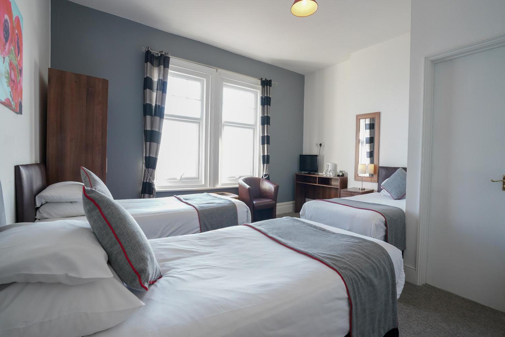 Oyo Shanklin Beach Hotel Экстерьер фото