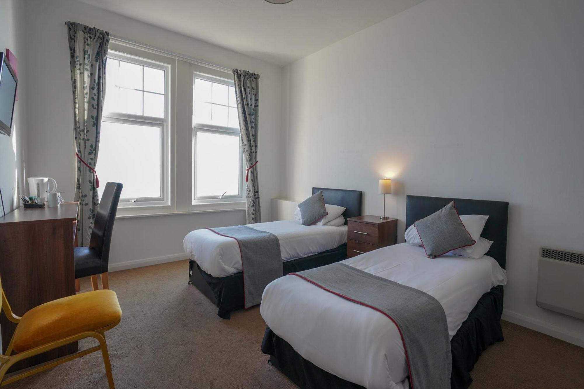 Oyo Shanklin Beach Hotel Экстерьер фото