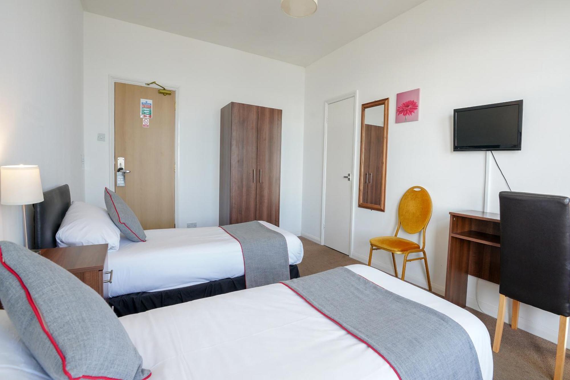 Oyo Shanklin Beach Hotel Экстерьер фото